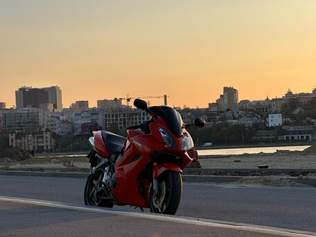 2003 Honda VFR 800, красный, 430000 рублей, вид 1