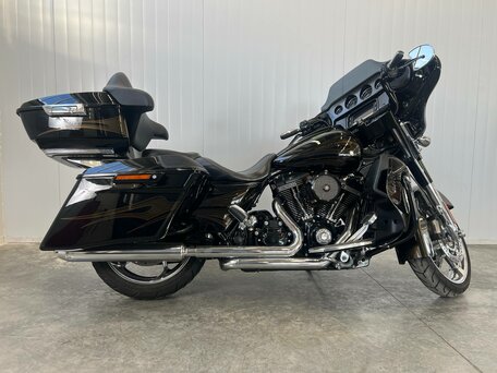 2015 Harley-Davidson CVO Street Glide, чёрный, 1399000 рублей, вид 1