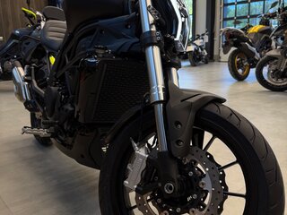 2026 Benelli 502 C, чёрный, 599000 рублей, вид 4