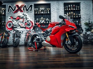 2026 Ducati Panigale V4, красный, 3590000 рублей, вид 2