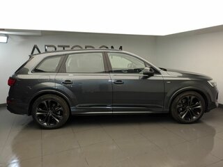 2026 Audi Q7 50 TDI II (4M) Рестайлинг 2, серый, 12690000 рублей, вид 3