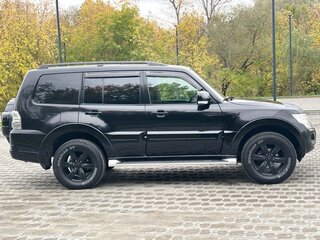 2013 Mitsubishi Pajero IV Рестайлинг 1, чёрный, 2500000 рублей, вид 3