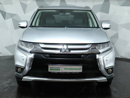 2018 Mitsubishi Outlander III Рестайлинг 2, серебристый, 1731000 рублей, вид 2