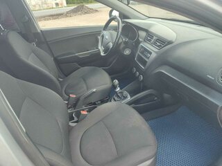 2015 Kia Rio III Рестайлинг, серебристый, 850000 рублей, вид 5