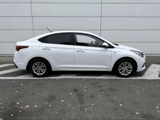 2019 Hyundai Solaris II, белый, 1550000 рублей, вид 4