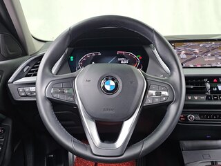 2022 BMW 1 серии 118d III (F40), белый, 2185000 рублей, вид 5