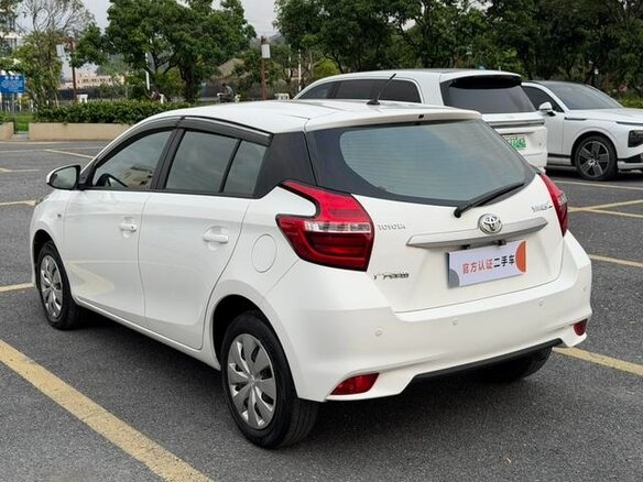 2021 Toyota Yaris L XP150 Рестайлинг, белый - вид 5