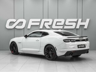 2021 Chevrolet Camaro VI Рестайлинг, белый, 3499000 рублей, вид 2