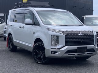 2023 Mitsubishi Delica D:5 I Рестайлинг, белый, 3030000 рублей, вид 1