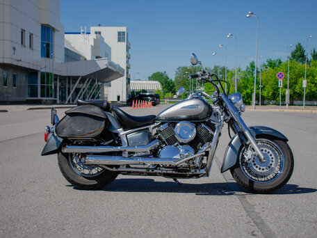 2006 Yamaha XVS1100, серый, 599000 рублей, вид 2