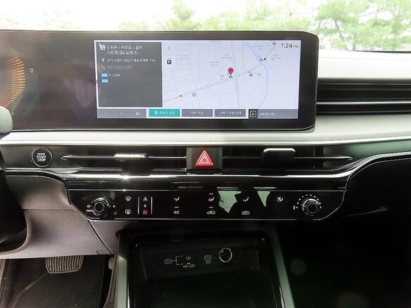 2023 Kia K5 III Рестайлинг, белый - вид 9