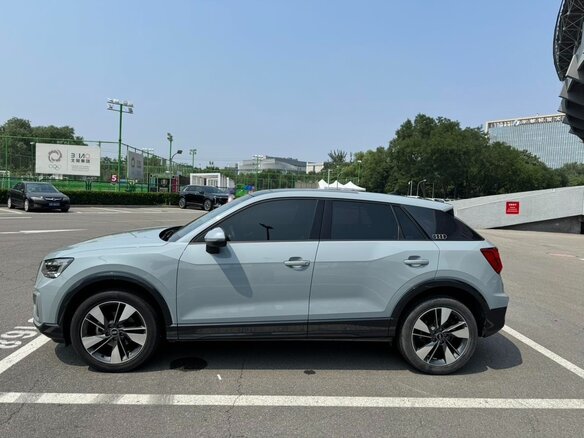 2023 Audi Q2 L 35 TFSI I Рестайлинг, серый, 1770700 рублей - вид 7