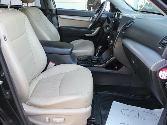 2009 Kia Sorento II, чёрный - вид 12