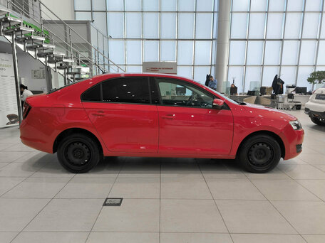 2017 Skoda Rapid I Рестайлинг, красный, 780000 рублей, вид 4