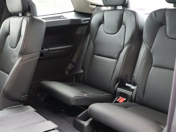 2026 Volvo XC90 B5 II Рестайлинг 2, серый, 10950000 рублей - вид 24