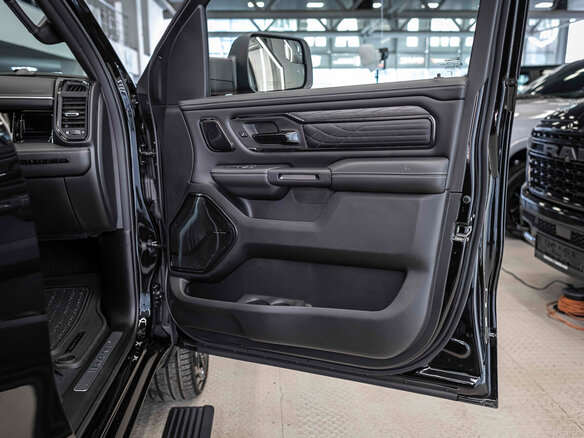 2026 Ram 1500 Crew Cab eTorque V Рестайлинг, чёрный, 11478302 рублей - вид 21