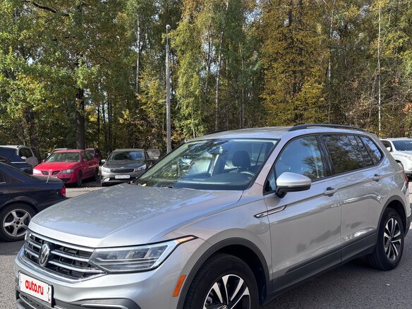 2021 Volkswagen Tiguan II Рестайлинг, серебристый, 3390000 рублей