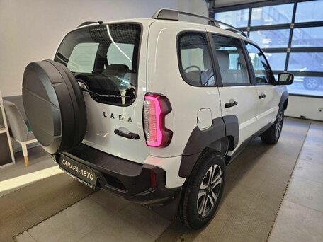 2026 Lada (ВАЗ) Niva Travel I Рестайлинг, белый, 1717000 рублей, вид 4
