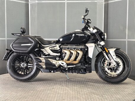 2022 Triumph Rocket III, чёрный, 1999000 рублей, вид 1