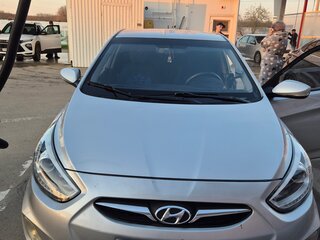 2012 Hyundai Solaris I, серебристый, 600000 рублей, вид 1