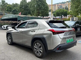 2023 Lexus UX 300e I, серебристый, 2800000 рублей, вид 3