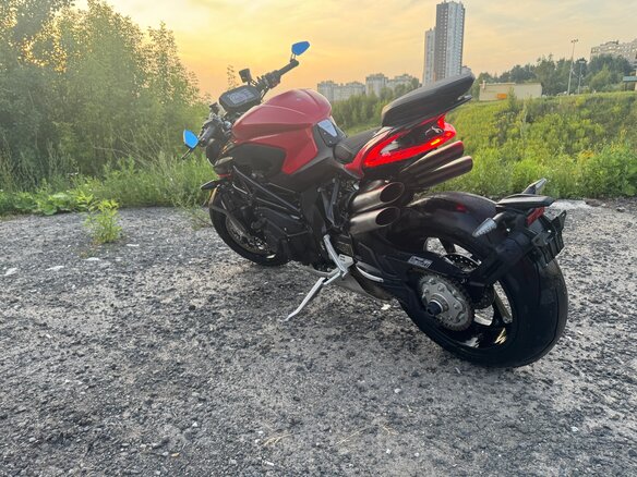 2022 MV Agusta Brutale 1000, красный, 1800000 рублей - вид 7