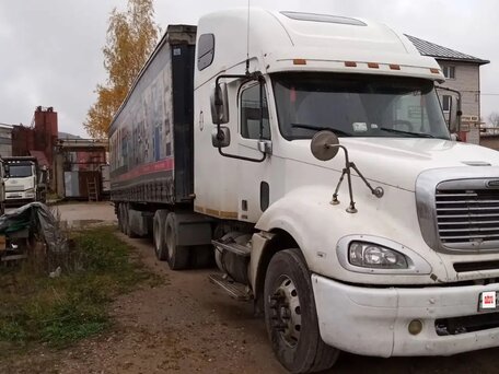 2002 Freightliner Columbia, белый, 1200000 рублей, вид 2
