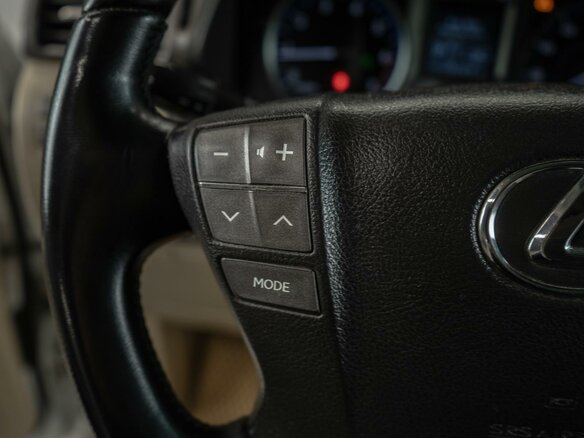 2007 Lexus LX 570 III, белый, 2299000 рублей - вид 16
