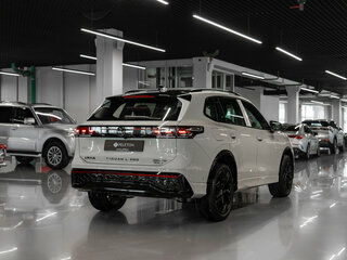 2026 Volkswagen Tiguan L Pro III (China Market), серый, 5000000 рублей, вид 5