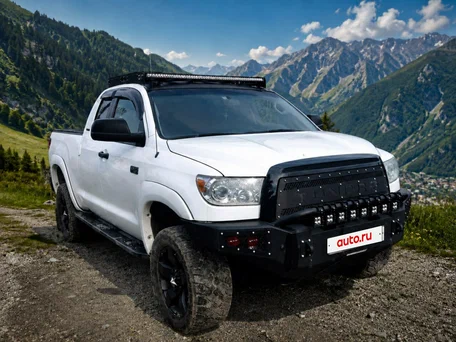 2011 Toyota Tundra Double Cab II, белый, 3150000 рублей, вид 1