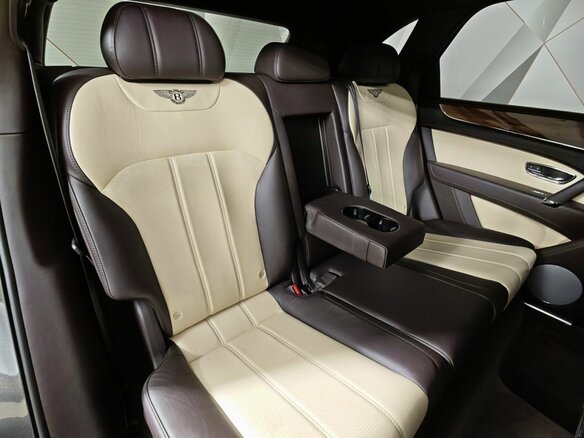 2018 Bentley Bentayga I, серый, 8119000 рублей - вид 16