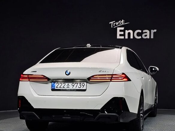 2026 BMW 5 серии 523d xDrive VIII (G60/G61/G68), белый, 7789680 рублей - вид 3