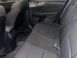 2019 Kia Forte III, серебристый, 1600000 рублей, вид 5