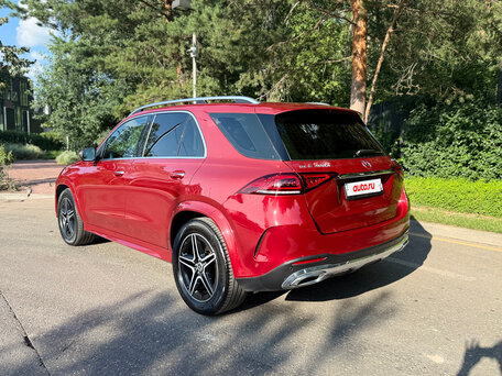 2021 Mercedes-Benz GLE 300 d II (V167), красный, 5850000 рублей, вид 3