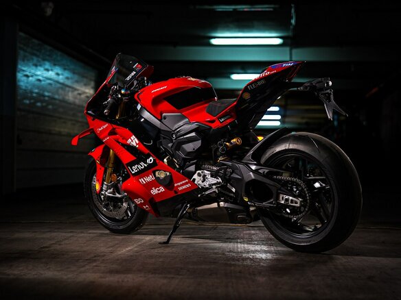 2026 Ducati Panigale V4, красный, 14000000 рублей - вид 9