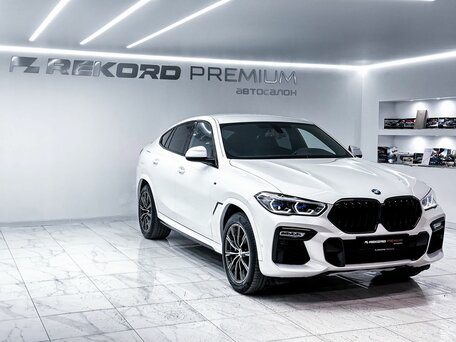 2021 BMW X6 40i III (G06), белый, 7550000 рублей, вид 2
