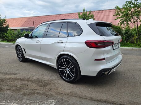 2019 BMW X5 30d IV (G05/G18), белый, 6750000 рублей, вид 5
