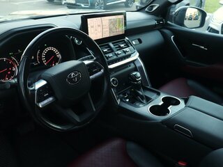 2022 Toyota Land Cruiser 300 Series, чёрный, 10500000 рублей, вид 5