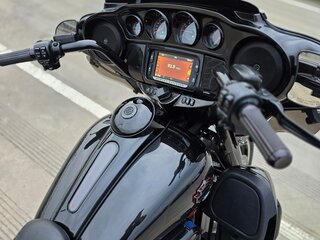 2017 Harley-Davidson CVO Street Glide Limited, чёрный, 1990000 рублей, вид 5