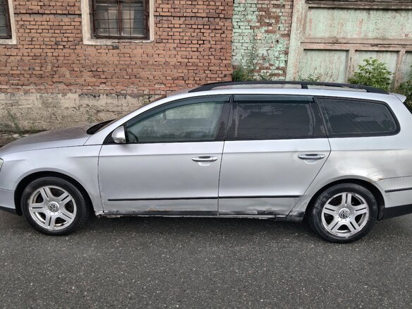 2007 Volkswagen Passat B6, серебристый, 400000 рублей - вид 1