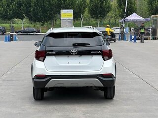 2022 Toyota Yaris L X XP150 Рестайлинг, белый, 1343000 рублей, вид 4