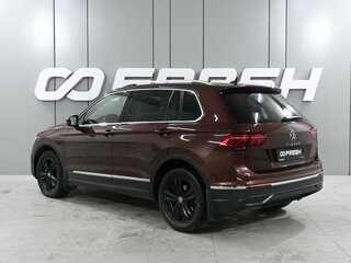 2021 Volkswagen Tiguan II Рестайлинг, коричневый, 3069000 рублей, вид 2