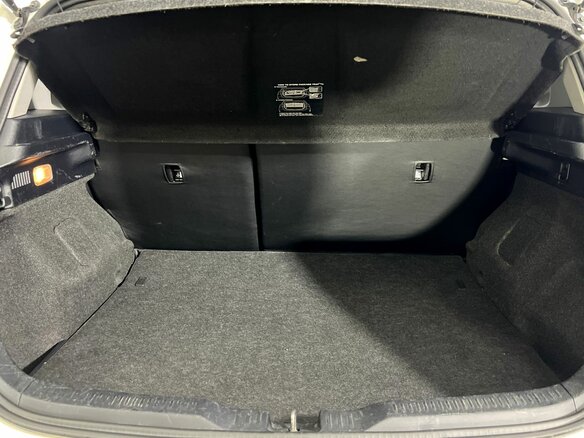 2013 Toyota Auris II, белый - вид 19