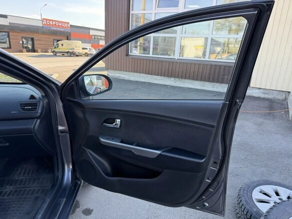 2014 Kia Rio 6-speed III, серый, 1300000 рублей - вид 22