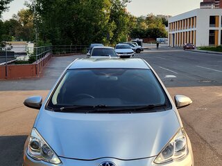 2015 Toyota Aqua I Рестайлинг, серебристый, 880000 рублей, вид 3