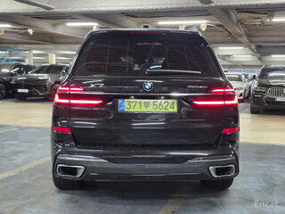 2025 BMW X7 40i I (G07) Рестайлинг, чёрный, 16500000 рублей, вид 4
