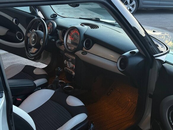 2010 Mini Hatch Cooper S II (R56) Рестайлинг, серый, 1200000 рублей - вид 17