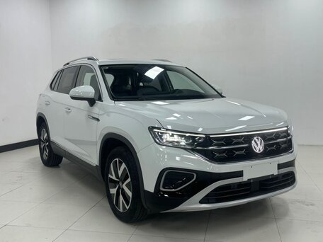 2023 Volkswagen Tayron I Рестайлинг, белый, 2390000 рублей, вид 3