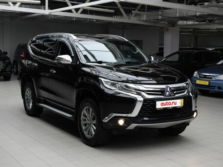 Mitsubishi Pajero Sport III