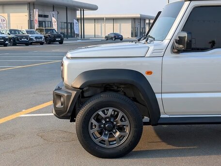 2026 Suzuki Jimny IV, серебристый, 3300000 рублей, вид 3